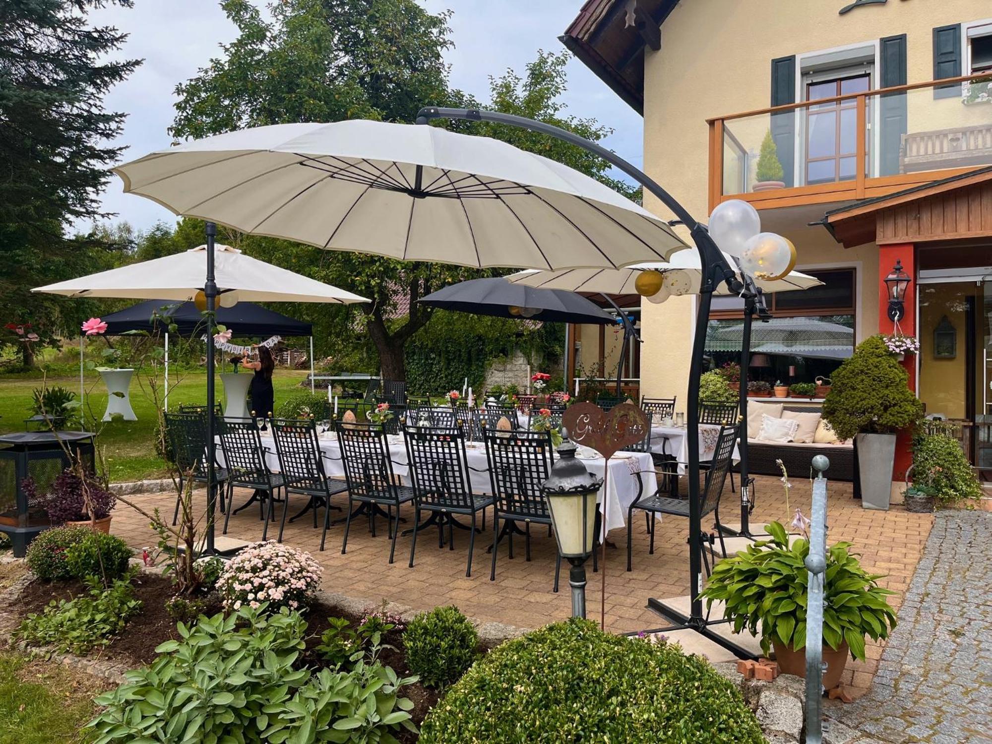 Landhotel Lindenhof Vohenstrauss Exterior foto