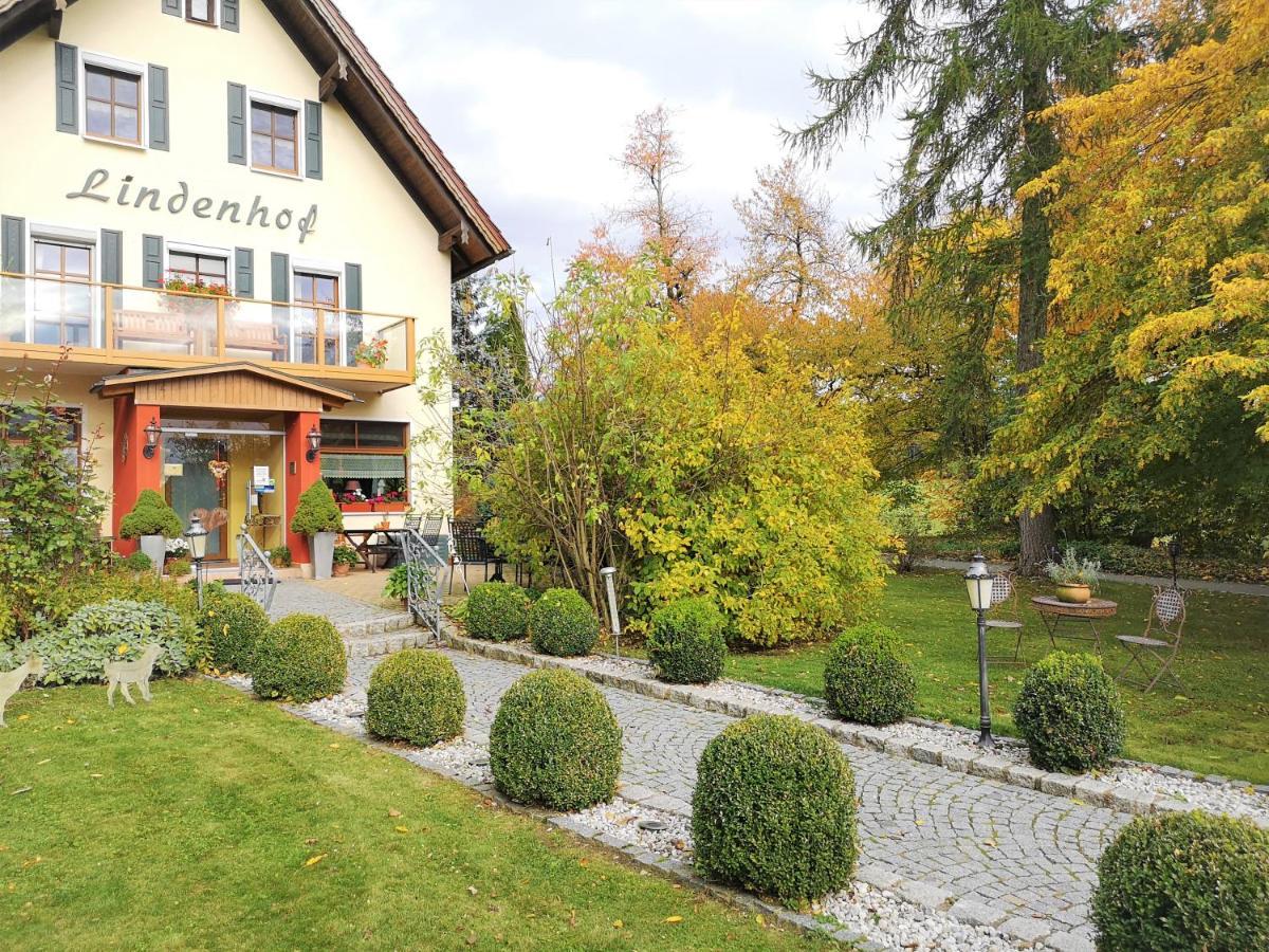 Landhotel Lindenhof Vohenstrauss Exterior foto
